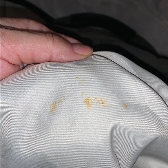 Lululemon green dufflebag vinyl with black leather handles 18in long - Picture 13 of 13